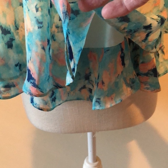 Decree crop tiered crop top . Aqua, sz med - Picture 4 of 8